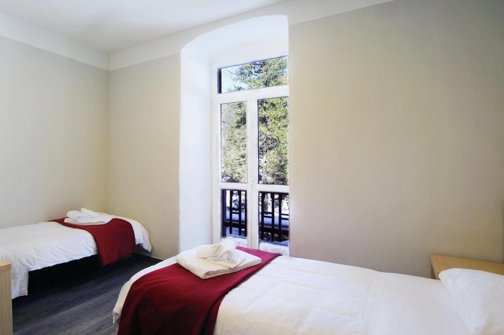 קרבונין Hotel Croda Rossa מראה חיצוני תמונה