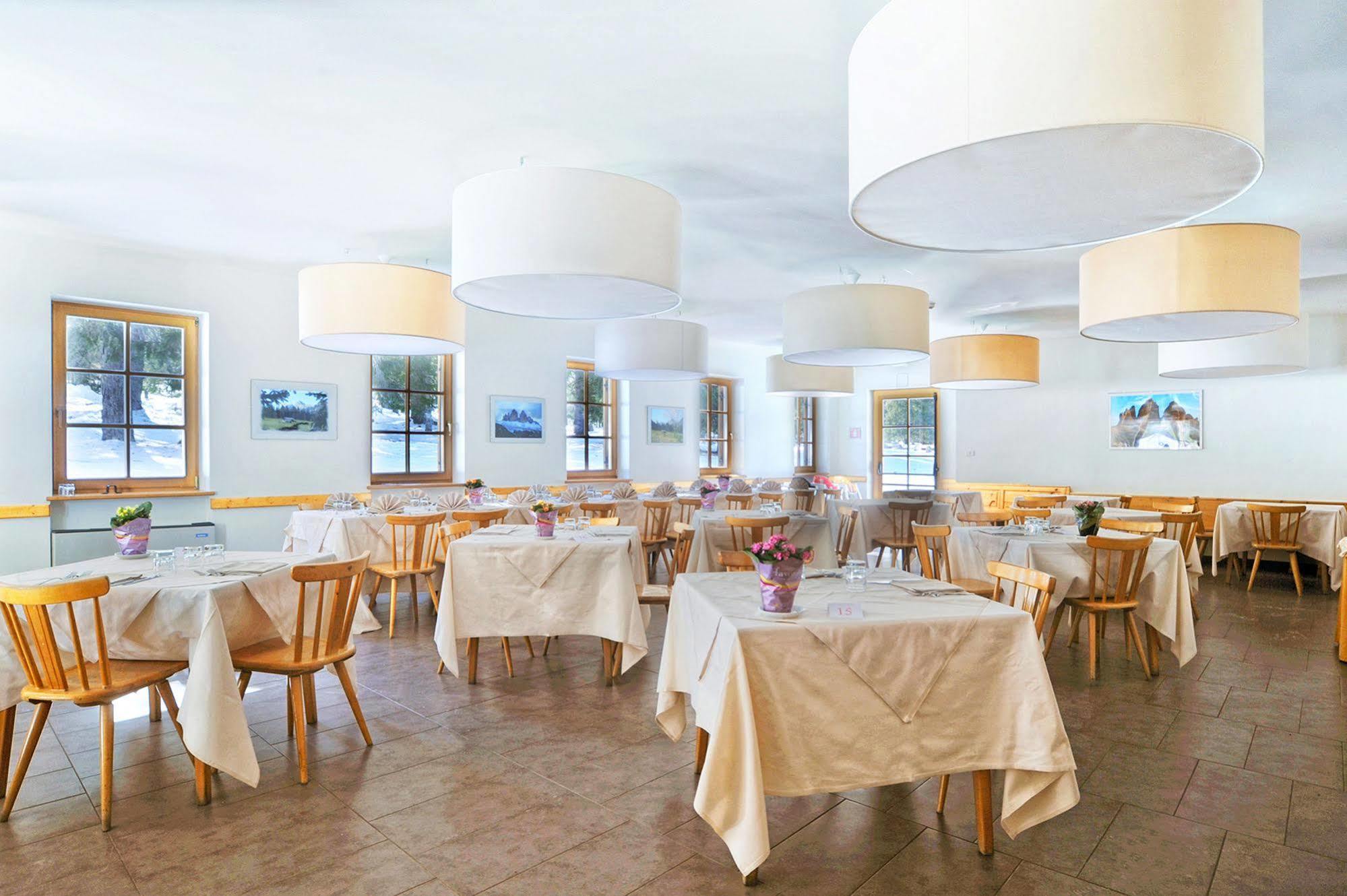 קרבונין Hotel Croda Rossa מראה חיצוני תמונה