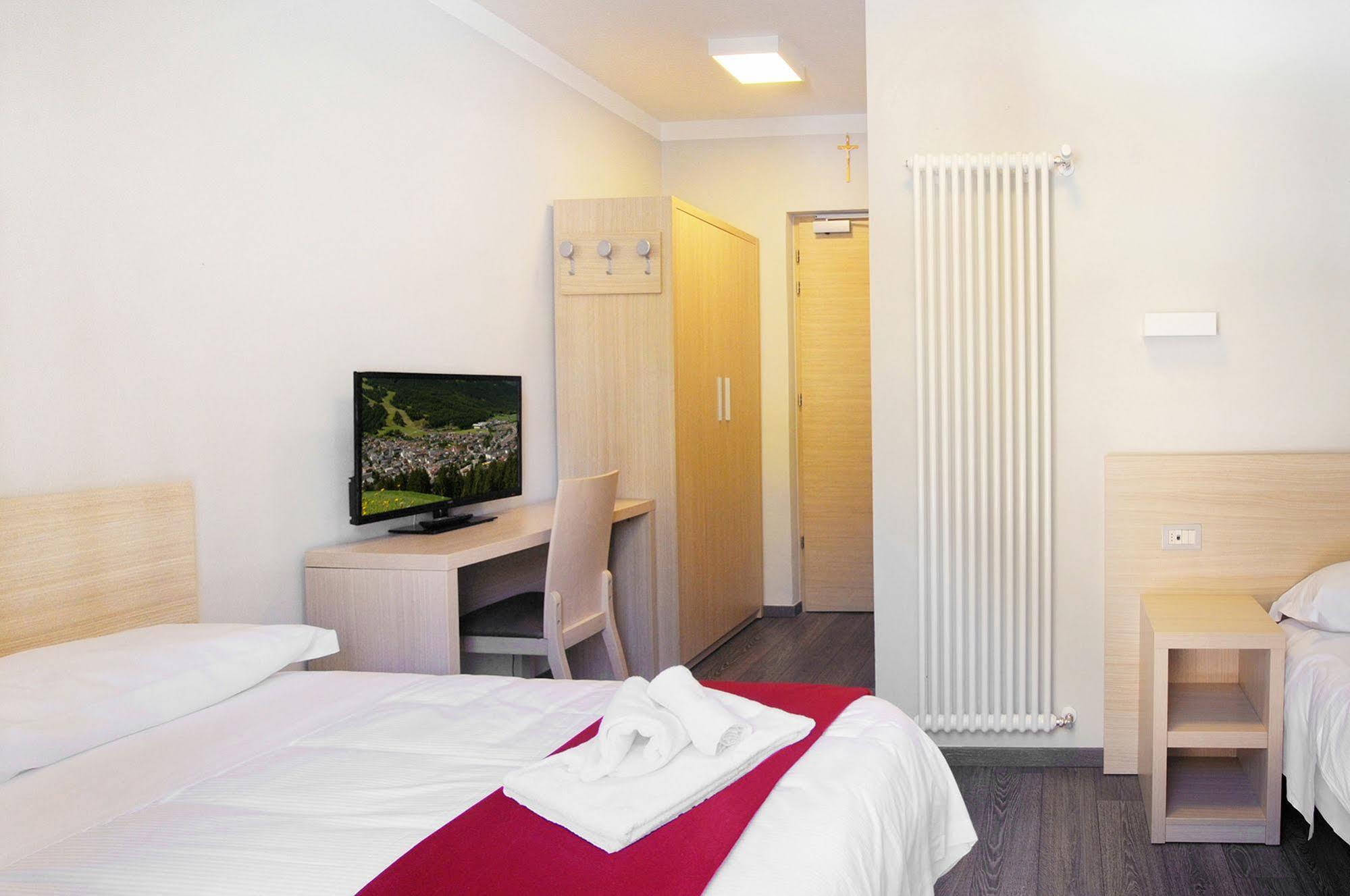 קרבונין Hotel Croda Rossa מראה חיצוני תמונה